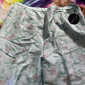 🪷NWT Valerie Stevens Trousers with Tapered Leg Design 100% Silk🪷